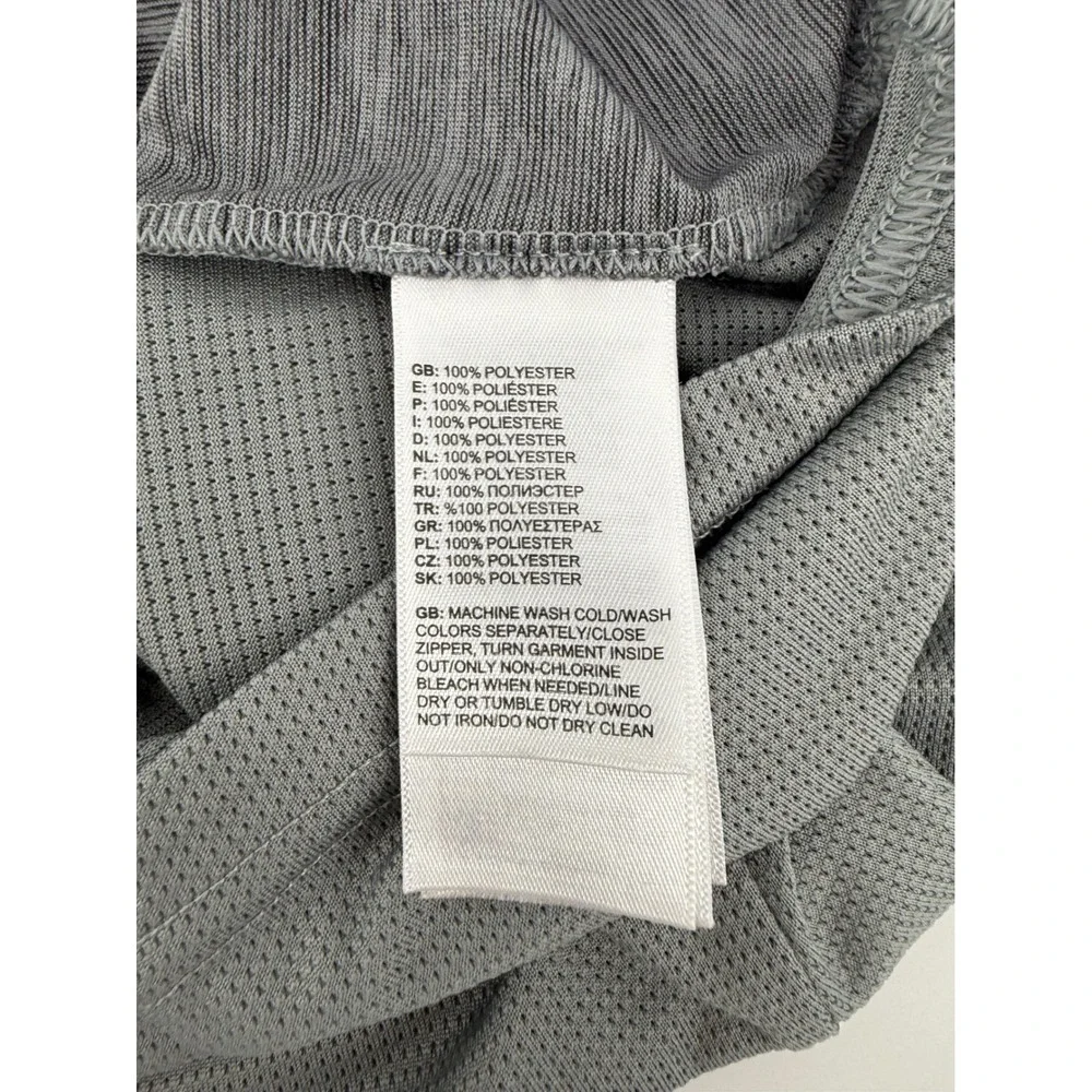 The North Face FlashDry Performance T-Shirt Large Polyester Grey Heathered Tee